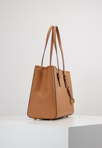 MICHAEL Michael Kors JET SET TRAVEL  - Handtas - acorn