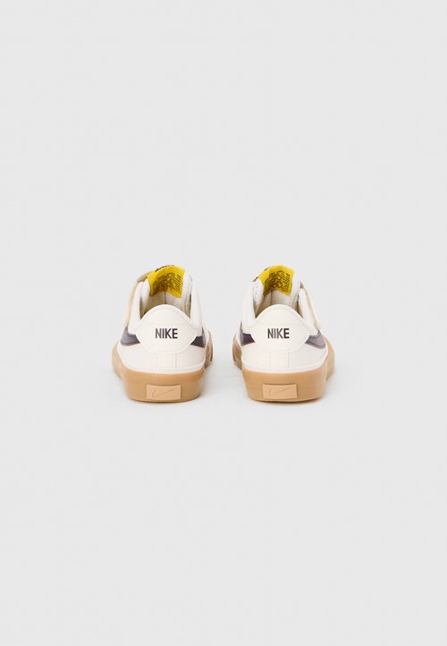 Nike COURT LEGACY - Trainers - phantom/burgundy ash/saffron quartz/gum/light brown — foto 3