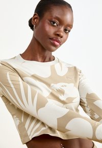 Puma CLASSICS ARTISANAL BABY TEE - Hosszú ujjú felső - desert dust