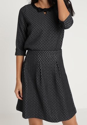 Collegepaita - black