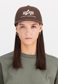Alpha Industries BASIC - Șapcă - hunter brown