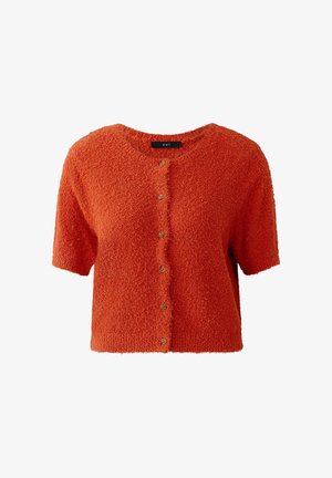 Cardigan texturé orange à manches courtes, boutonné avec six boutons, col rond, sur fond blanc uni.