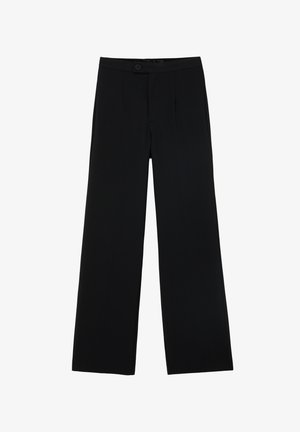 Zwarte wijde broek van gladde stof, met een ritssluiting aan de voorkant en twee plooien voor extra detail. Over het geheel een nauwkeurige pasvorm.