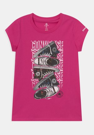 LET IT GLOW SNEAKER STACK TEE - T-Shirt print - prime pink