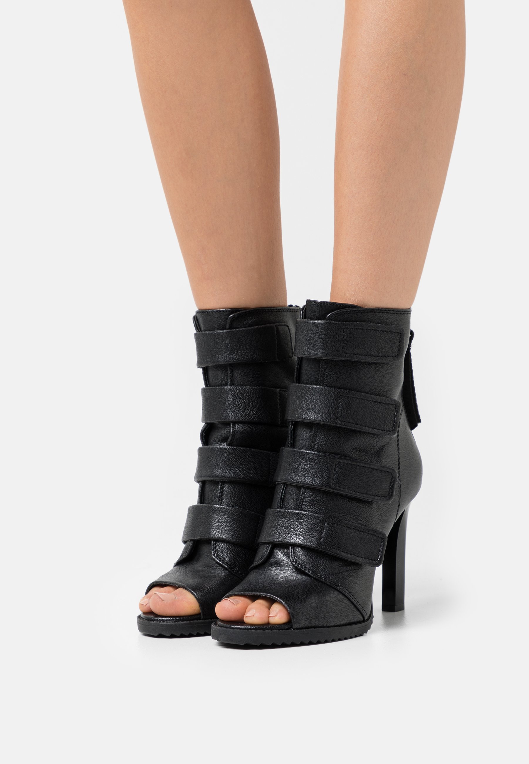 Dkny Blake Peep Toe Boot Classic Ankle Boots Black Zalando Ie Dkny Blake Peep Toe Boot Classic Ankle Boots Black Zalando Ie