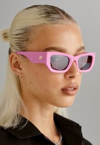 Le Specs COMBER UNISEX - Occhiali da sole - matte bubblegum pink