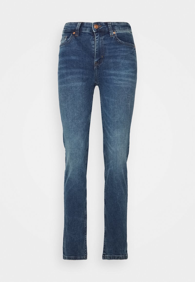 Sötétkék mosású farmernadrág egyenes szárú szabással, klasszikus öt zsebes dizájnnal és gombos záródással a deréknál.