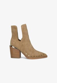 Wybrany, marrón claro