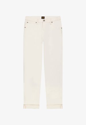 Białe dżinsy o prostych nogawkach z podwiniętymi mankietami, przednimi kieszeniami, szlufkami na pasek oraz zapięciem na guzik, na pasku posiadające metkę marki Lee.