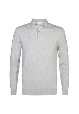 Graues langärmliges Poloshirt aus weichem Stoff mit Kragen, ausgestattet mit einer Knopfleiste mit drei Knöpfen und schmalen Bündchen. Keine Muster oder Akzente.