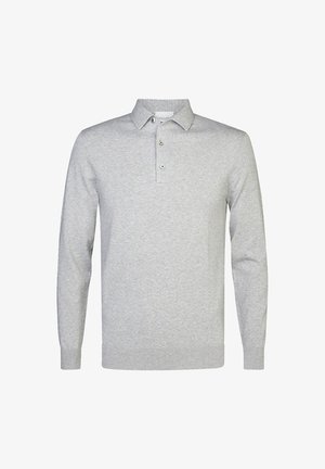 Polo shirt grigio a maniche lunghe in morbido tessuto con colletto, dotato di un'apertura a tre bottoni e polsini aderenti. Senza fantasie o dettagli.