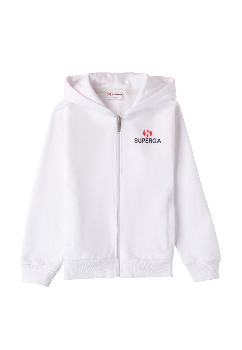Sudadera blanca con cremallera hecha de tela suave, que cuenta con capucha, dos bolsillos laterales, puños acanalados y el logo "SUPERGA" en rojo y azul marino en el pecho.