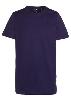 Marinblå t-shirt med kort ärm gjord av bomull, med rund halsringning och en liten logotyp på bröstet. Slät textur och standardpassform.