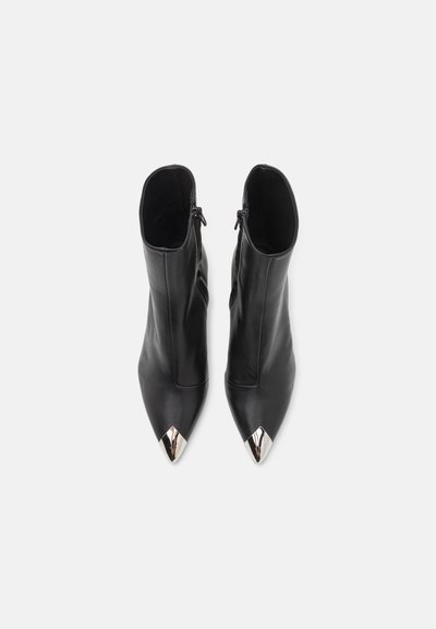 Iro JOLIMET - Klasiski puszābaki - glossy black