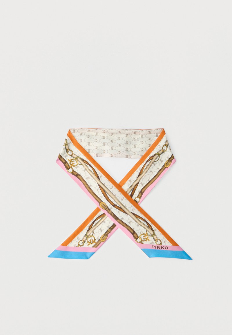 Μεταξωτό μαντήλι με σχέδιο αλυσίδας και δερμάτινου λουριού, με πορτοκαλί, ροζ και μπλε περίγραμμα, διπλωμένο σε σχήμα Χ, λογότυπο Pinko στην κορυφή.