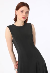 Modanisa CREW NECK-REFKA - Maksimekko - black