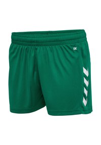 Bermudas deportivas verdes hechas de una tela suave, con una cómoda cintura elástica y acentos en chevron blancos a los lados.