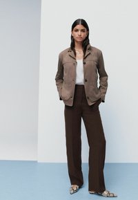 Next TALL FIT - Kerge jope - brown