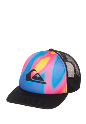 Zwarte truckerpet met een frontpaneel in multicolor blauw, roze en geel, voorzien van een zwart berggolf-logo.