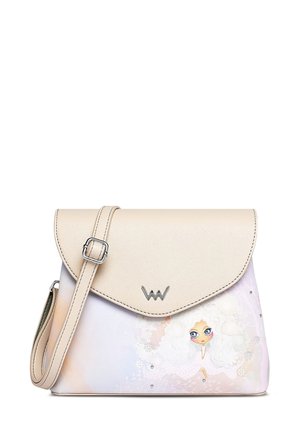 Beige Umhängetasche aus Kunstleder mit Klappverschluss, versehen mit einer farbenfrohen Illustration und dezenten dekorativen Nieten. Verstellbarer Riemen inklusive.