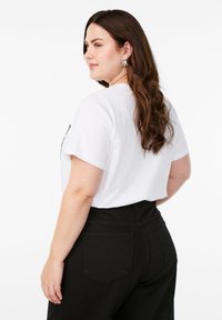 Zizzi MIT BRUSTTASCHE - Marškinėliai su spaudiniu - leo pocket