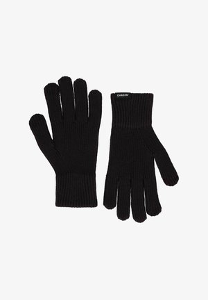 Zwarte gebreide handschoenen met een geribbelde textuur, voorzien van een polsband en een klein label met "CHASIN'" op één handschoen gestikt.