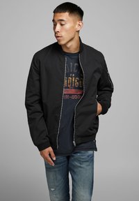 Jack & Jones - JJERUSH - Giubbotto Bomber - black Immagine in miniatura 1