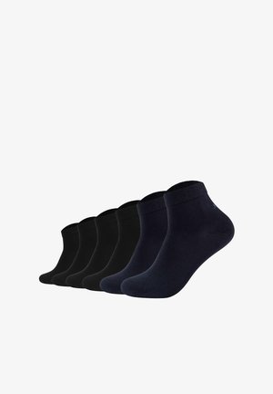 Sechs Paar niedrig geschnittene Socken in Schwarz und Dunkelmarine, nebeneinander auf weißem Hintergrund angeordnet.