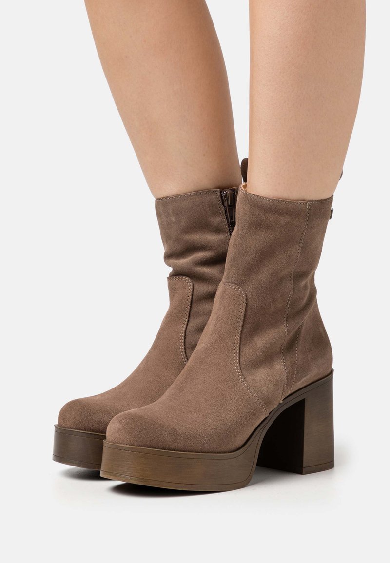 mtng SIXTIES - Botines de tacón - siena