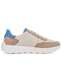 Low-profile sneaker with white sole, beige suede accents, and blue heel collar, featuring white laces and a smooth upper.