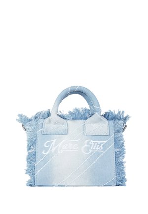 Piccola borsa a mano in denim azzurro chiaro con bordi sfilacciati e manici corti, con logo "Marc Ellis" ricamato in bianco sul davanti.