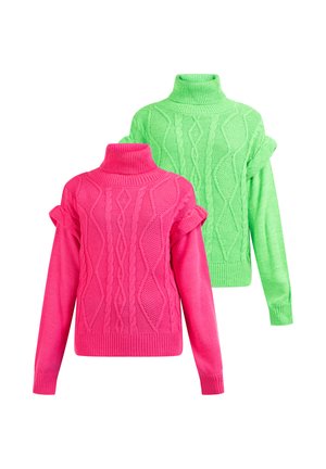 To kabelstrikkede rullekrave-trøjer, en i klar pink og en i neon grøn, med lange ærmer og teksturerede mønstre foran og bagpå.