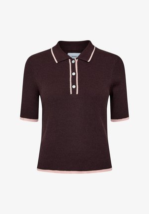 Tmavě hněré žebrované polo tričko s krátkými rukávy, světle růžový lem na límci, knoflíkové légě, manžetách rukávů a spodním lemu, a se třemi bílými knoflíky.