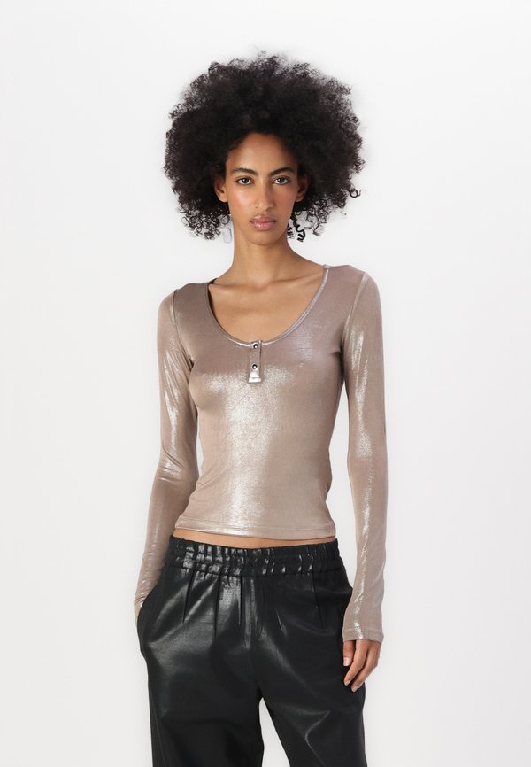 AMA - Long sleeved top