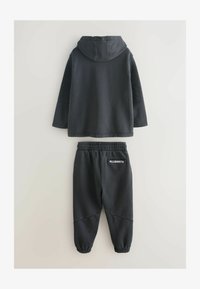 Valitud, charcoal grey