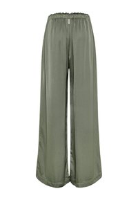 Løse olivengrønne satinbukser med elastisk linning og vide ben, vist mod en ensfarvet hvid baggrund.