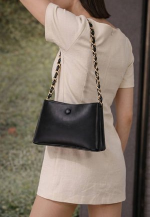 Derimod, SHOULDER  - Bolso de mano - black