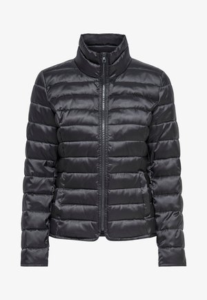 Sort quiltet pufferjakke med høj krave, lange ærmer og lynlås lukning foran.