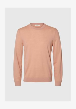 Hellrosa langärmliger Pullover mit Rundhalsausschnitt, mit gerippten Bündchen und Saum, vor einem einfarbigen hellgrauen Hintergrund dargestellt.