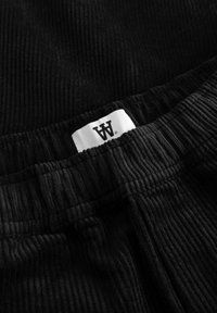 DOUBLE A BY W.W. LAX - Stoffhose - black sand