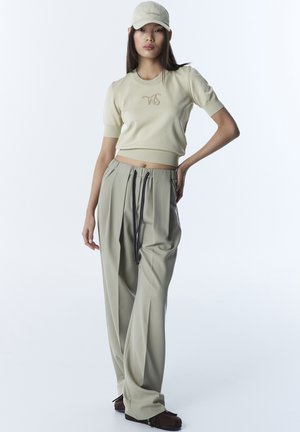 - T-shirt z nadrukiem