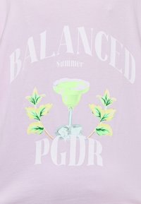 Pegador LUCIA HEAVY OVERSIZED TEE - Trükipildiga T-särk - washed bubblegum