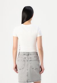 Vero Moda VMLILO BOX - Marškinėliai su spaudiniu - snow white