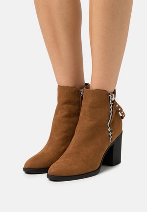 ONLY SHOES, Bottines - cognac