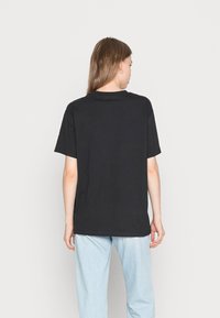 Nike Sportswear TEE  - Jednoduché tričko - black/white