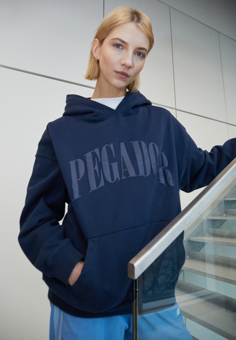 Pegador MIAMI OVERSIZED HOODIE Sweatshirt washed midnight blue/bleu
