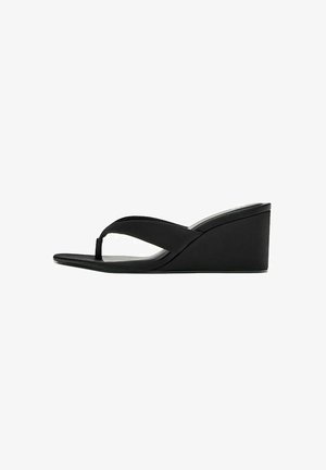 PULL&BEAR, WEDGE SANDALS - Infradito - black