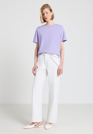 Calliope, T-SHIRT APPLICAZIONI - T-shirt con stampa - glicine