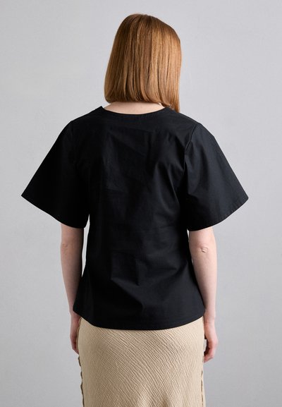 By Malene Birger LUNAE - Lihtne T-särk - black