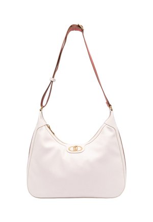 Borsa a spalla in pelle bianca dalla forma curvata, con hardware dorato e chiusura a zip. La tracolla presenta un accento rosa e una fibbia regolabile.